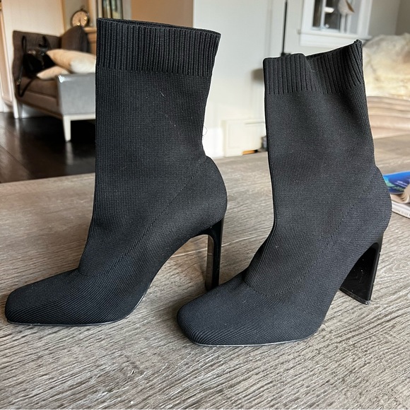 Black Zara Booties - Picture 2 of 7